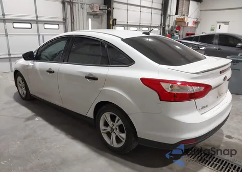 2013 Ford Focus S z USA, uszkodzony, nr VIN 1FADP3E25DL326508